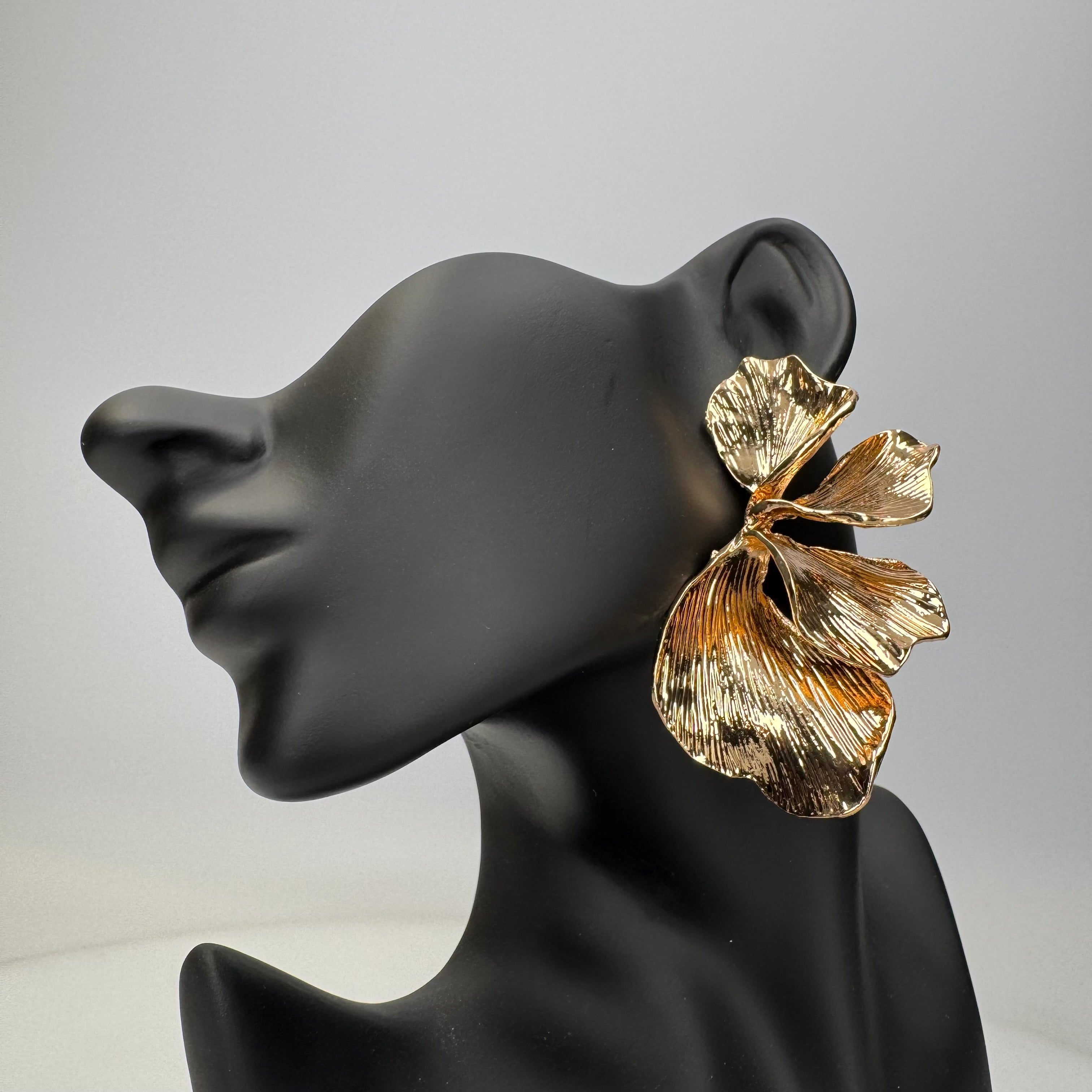 Orecchini pieni Mezzo Fiore