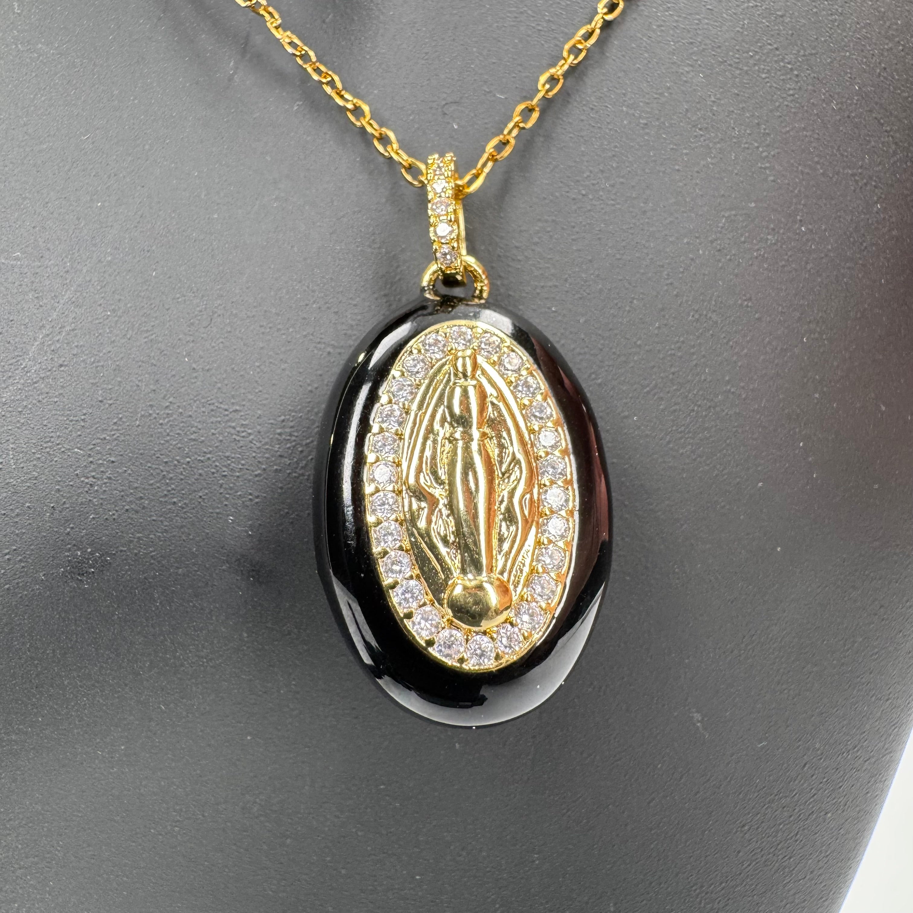 Collana Madonnina in Resina