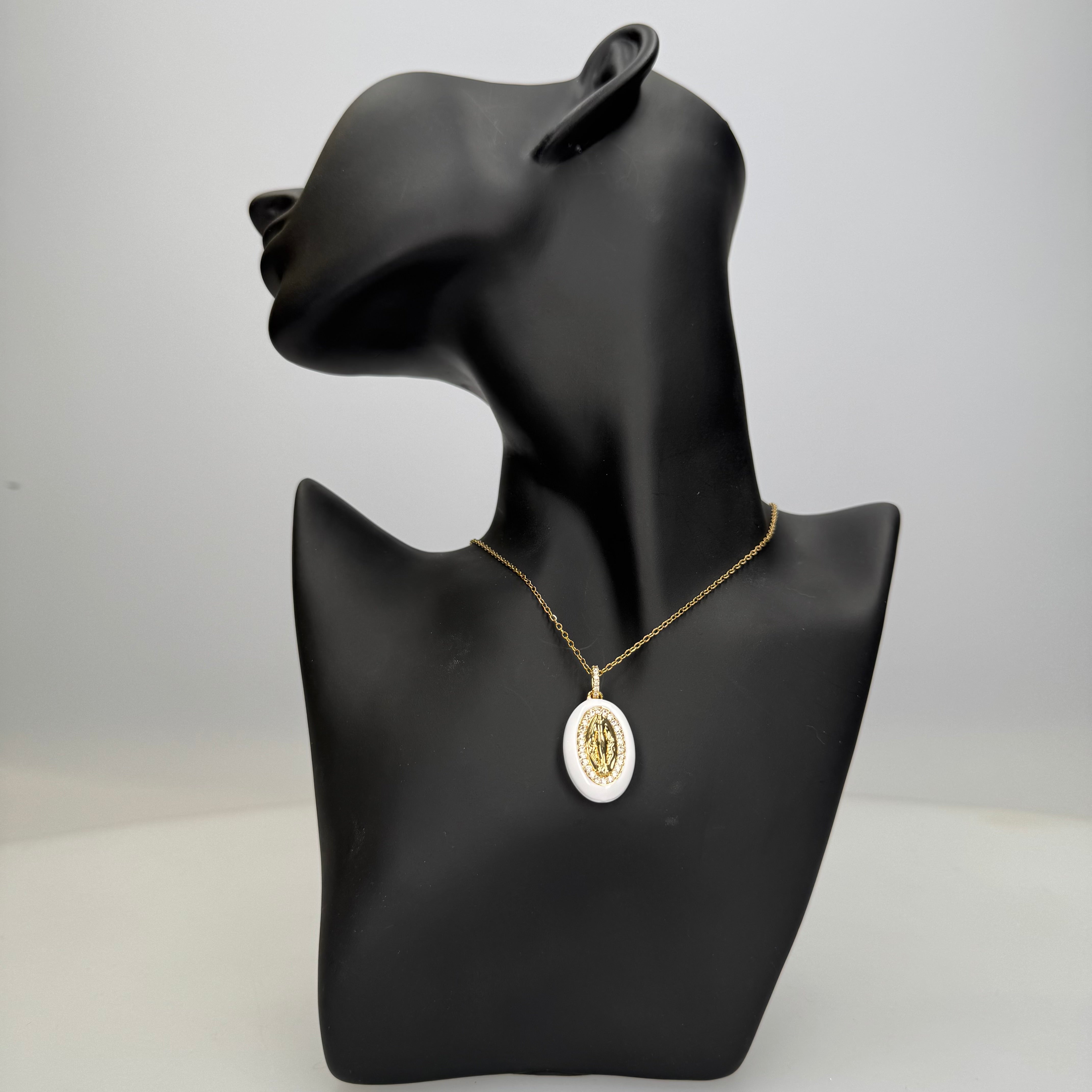 Collana Madonnina in Resina