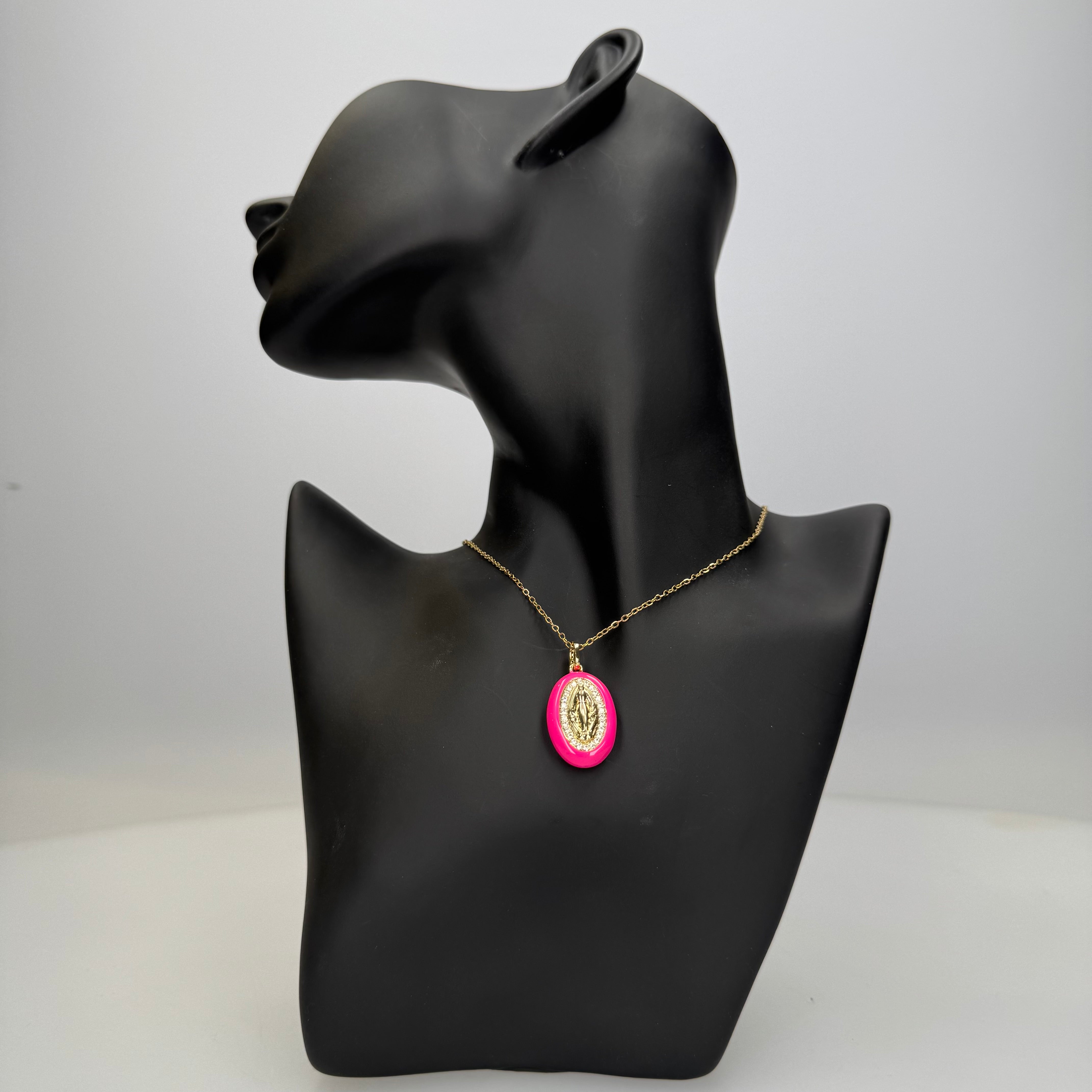 Collana Madonnina in Resina