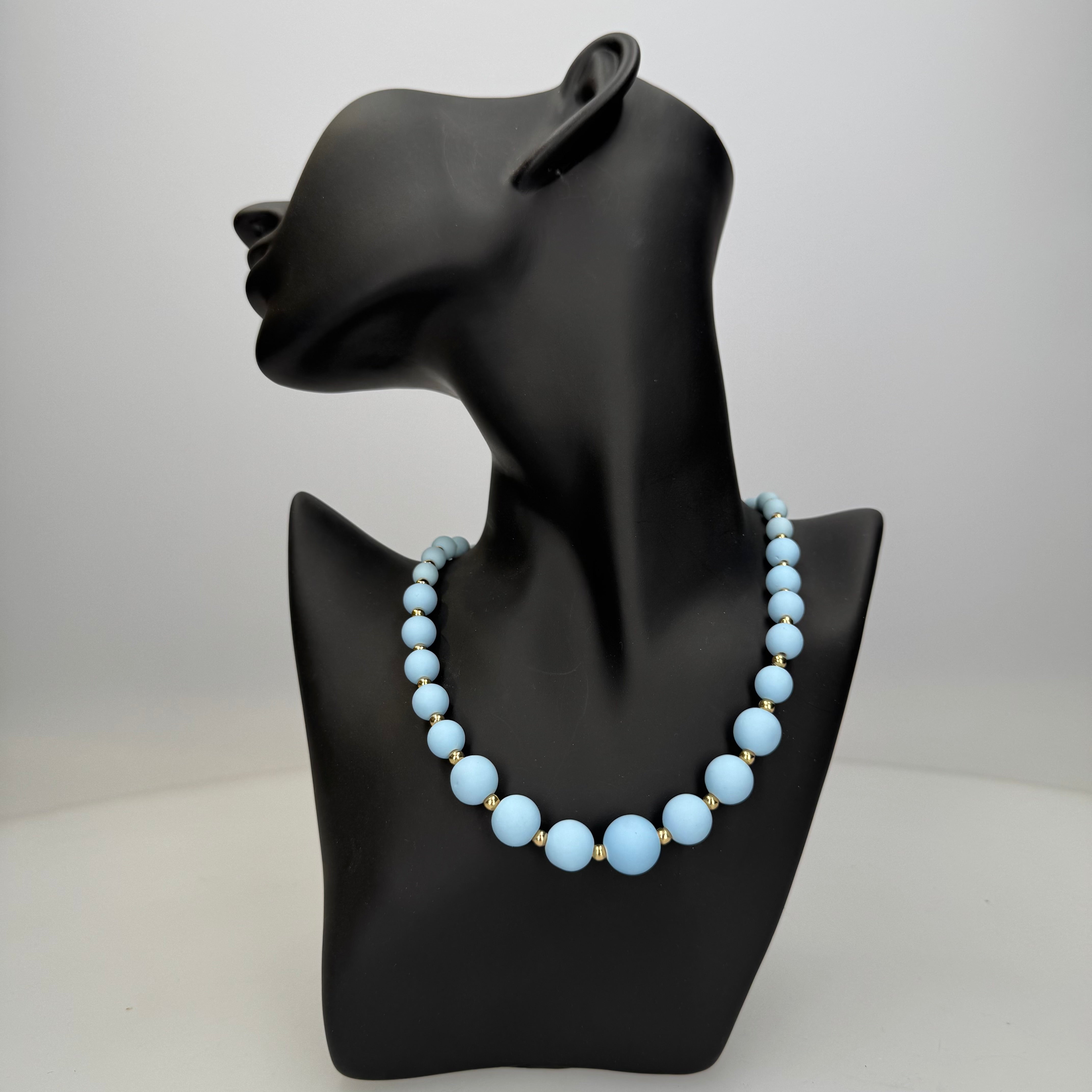 Collana con perle colorate grandi