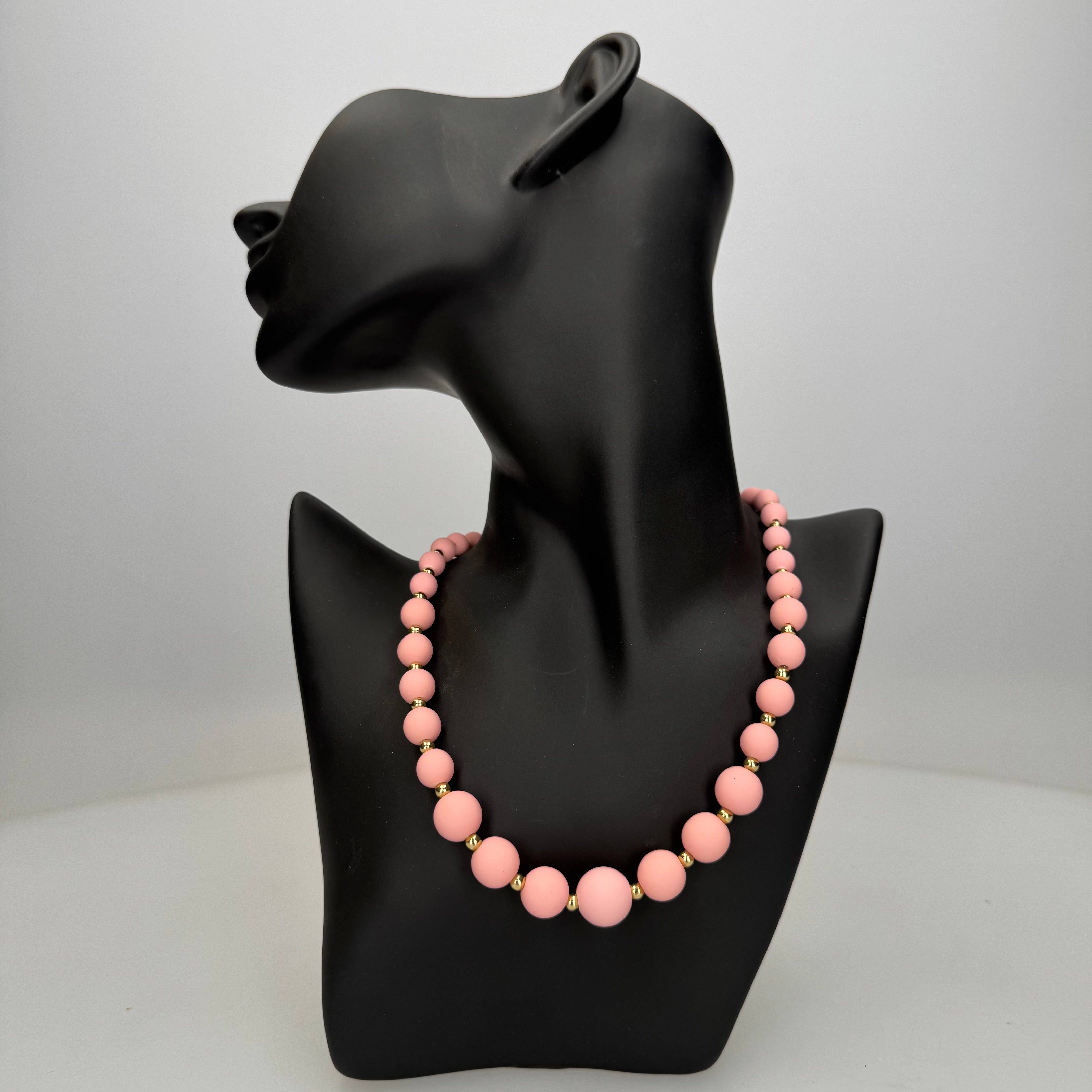 Collana con perle colorate grandi