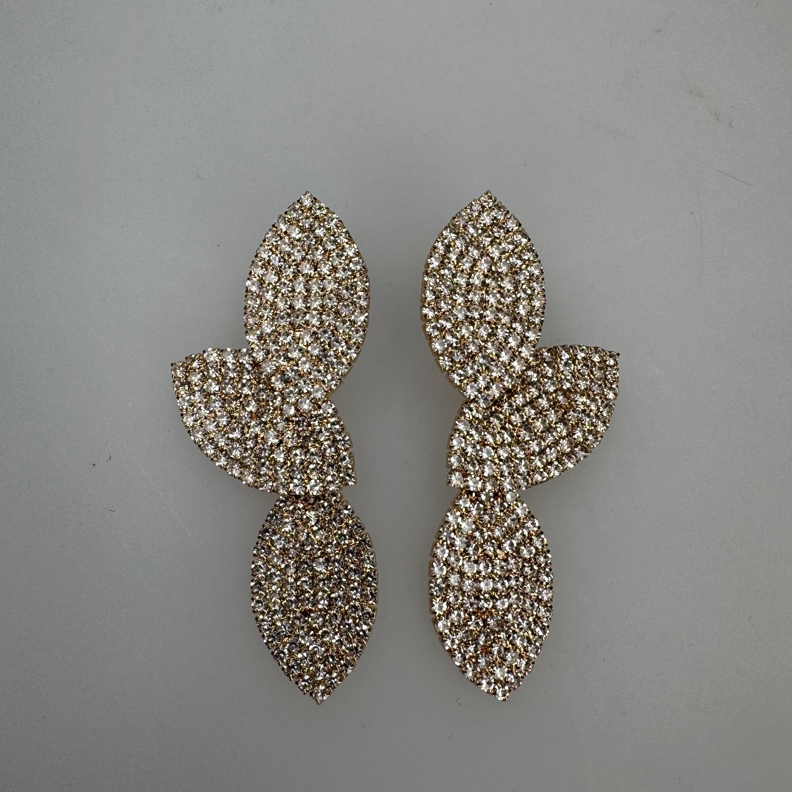 Orecchini Mezzo Fiore con Strass