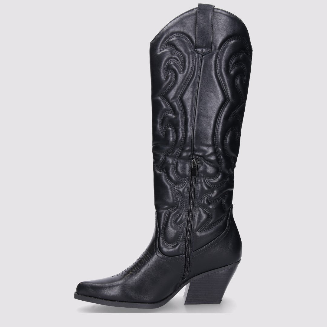 Clelia Stivale Donna