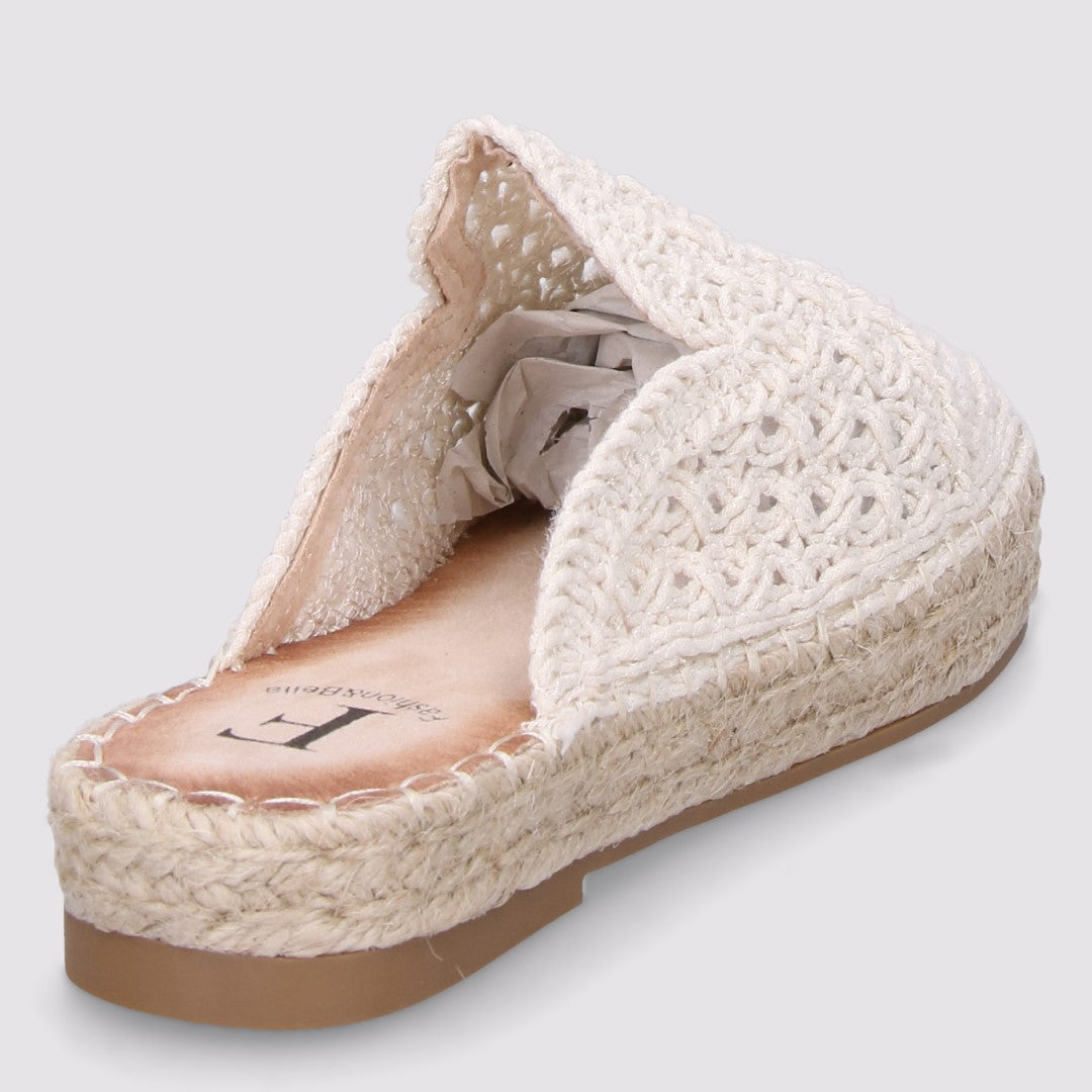 Lucia Sabot Donna