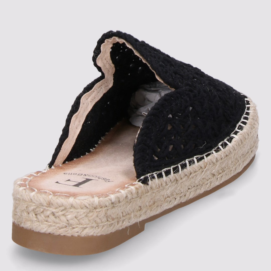 Lucia Sabot Donna