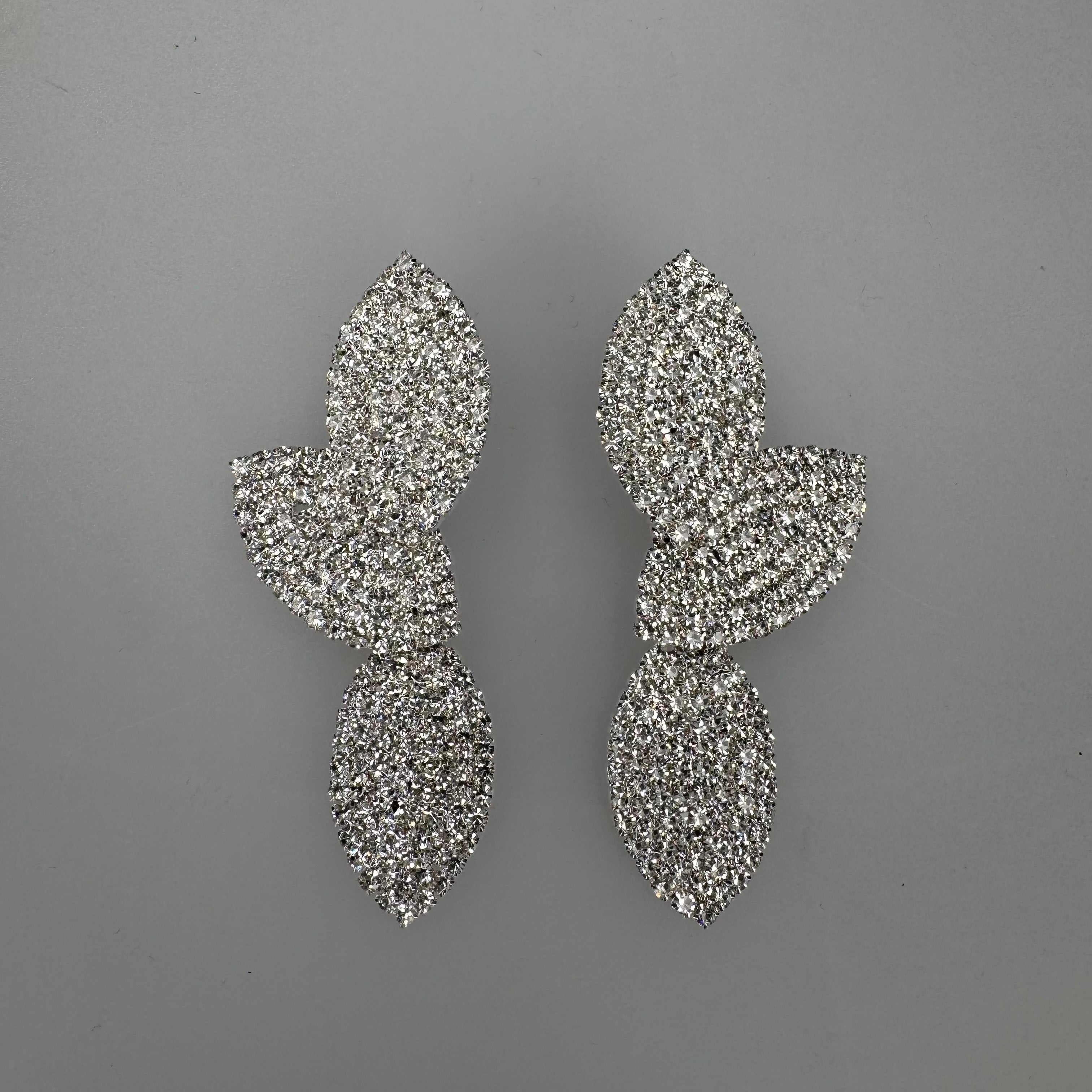 Orecchini Mezzo Fiore con Strass